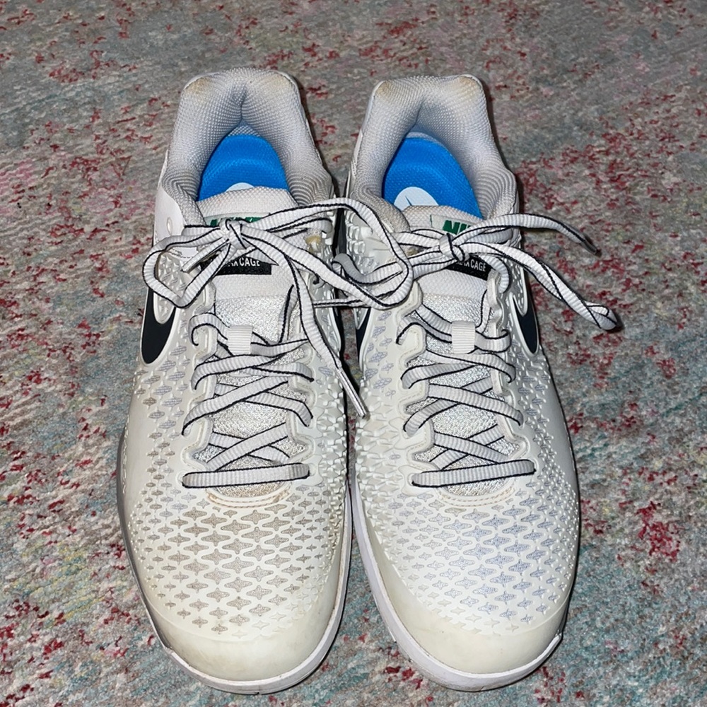 Women’s Nike Tennis 🎾 Shoe Air Max Cage - Size 8